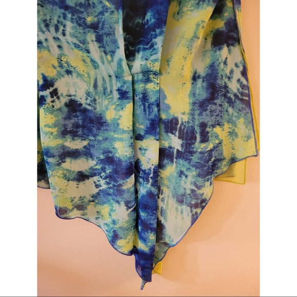 Women’s Dressy Top - Picture 3 of 3